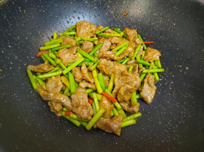 无论炒什么肉，记住不要直接下锅，教你一招，嫩滑鲜香、好吃入味(图1)